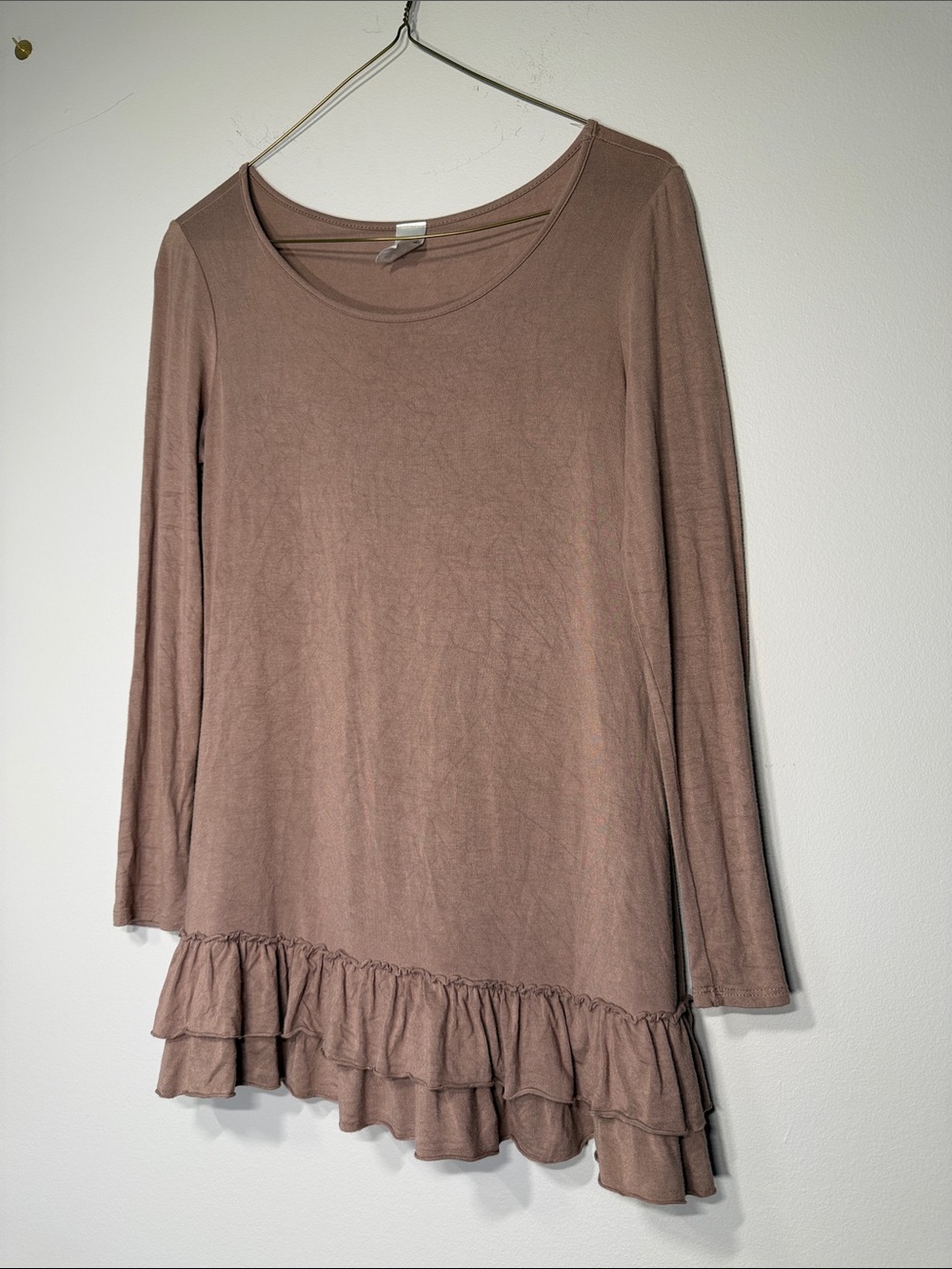 Brenda’s Ruffle-Hem Long-Sleeve Tunic in Taupe. Size S. SKU AE212-118